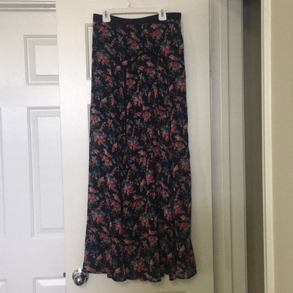 Floral print maxi skirt